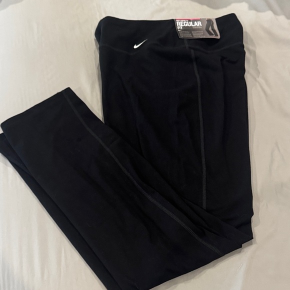Nike Legend 2.0 Black Leggings NWT - Picture 2 of 6